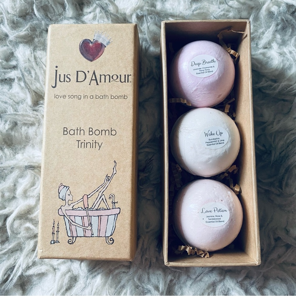 Jus D'Amour Organic Essential Oil 3 Piece Bath Bomb Trinity Set
